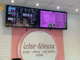 Eclair Delicieux food