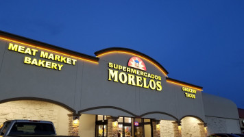 Supermercados Morelos outside