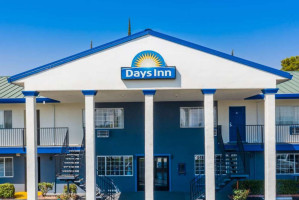 Days Inn By Wyndham Red Bluff outside