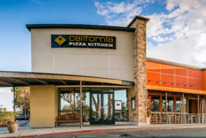 California Pizza Kitchen At Rolling Hills outside