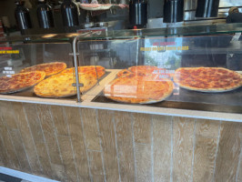 Presto Pizza Deli food