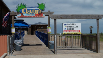 Clayton's Beach Event Venue food