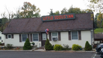 Little Sodus Inn outside