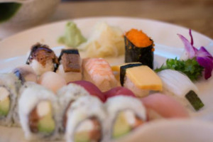 Sushi Tokoro food
