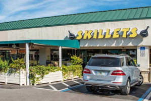 Skillets Bonita Springs Sunshine Plaza outside