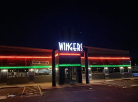 Winger's Grill & Bar outside