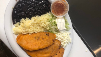 Maudy's Hispanic Cuisine food
