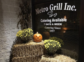 Metro Grill outside