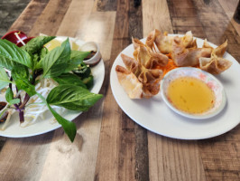 Lao Kitchen food