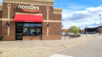 Noodles Company outside