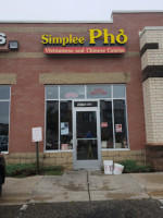 Simplee Pho outside
