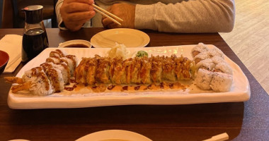 Yuzu Sushi Co food