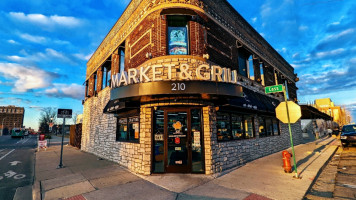 Zz Market And Grill outside
