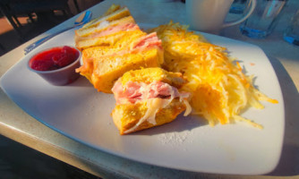 Broken Yolk Cafe- Pacific Beach food