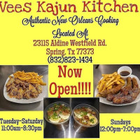Vee's Kajun Kitchen food
