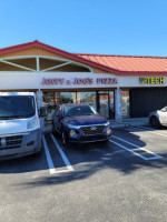 Jerry Joe's Pizza outside