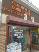 Plainfield Donut Shop outside