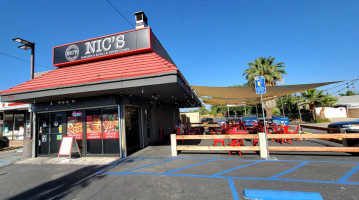 Nic’s Burgers Bowls food