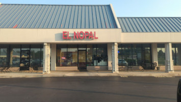 El Nopal outside