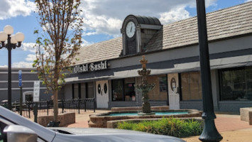 Oishi Sushi inside