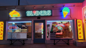 Sliders Bakery And Ice Cream Factory inside