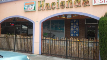 Ricks Hacienda outside