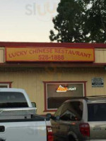 Lucky Chinese Food outside
