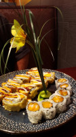 Okinii Sushi, Sushi-all-you-can-eat food