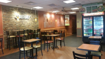 Subwayrestaurants inside