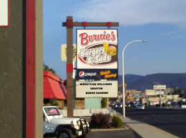 Bernie's Burgers Suds food