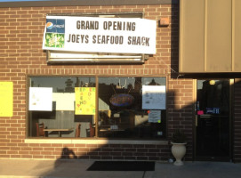 Joey's Seafood Shack inside