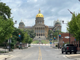 Iowa State Capitol outside