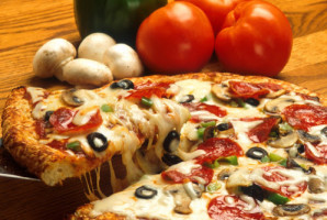 Paisans Pizzeria & Restaurant food