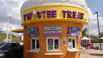 Twistee Treat Sodo food