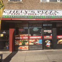Chely's Pizza outside