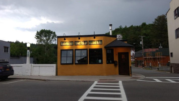 Fiddlehead Bistro (the) outside