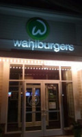 Wahlburgers outside