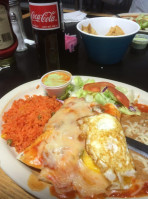 Salsas Tacos And More food