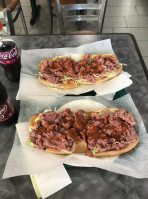 Giovannis Roast Beef And Pizza food