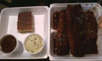 Ms. Hyster's Barbecue food