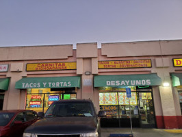 Carnitas Michoacanas outside