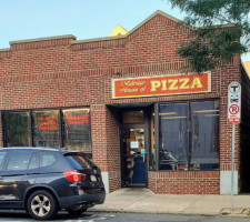 Melrose House Of Pizza outside