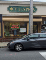 Mother's Pizza outside