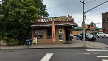 Citi Bagel Deli outside