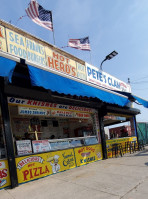 Pete’s Clam Stop food