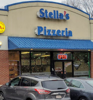 Stella Pizzeria inside
