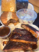 Hole In The Wall Barbecue food