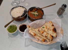 Saanjh Indian Cuisine food