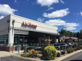 Amherst Pizza And Ale House inside