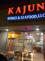 Kajun Seafood & Wings food